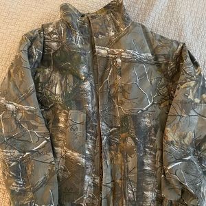RedHead Silent Hide Camo Jacket Size Medium. Realtree pattern, with zip out vest